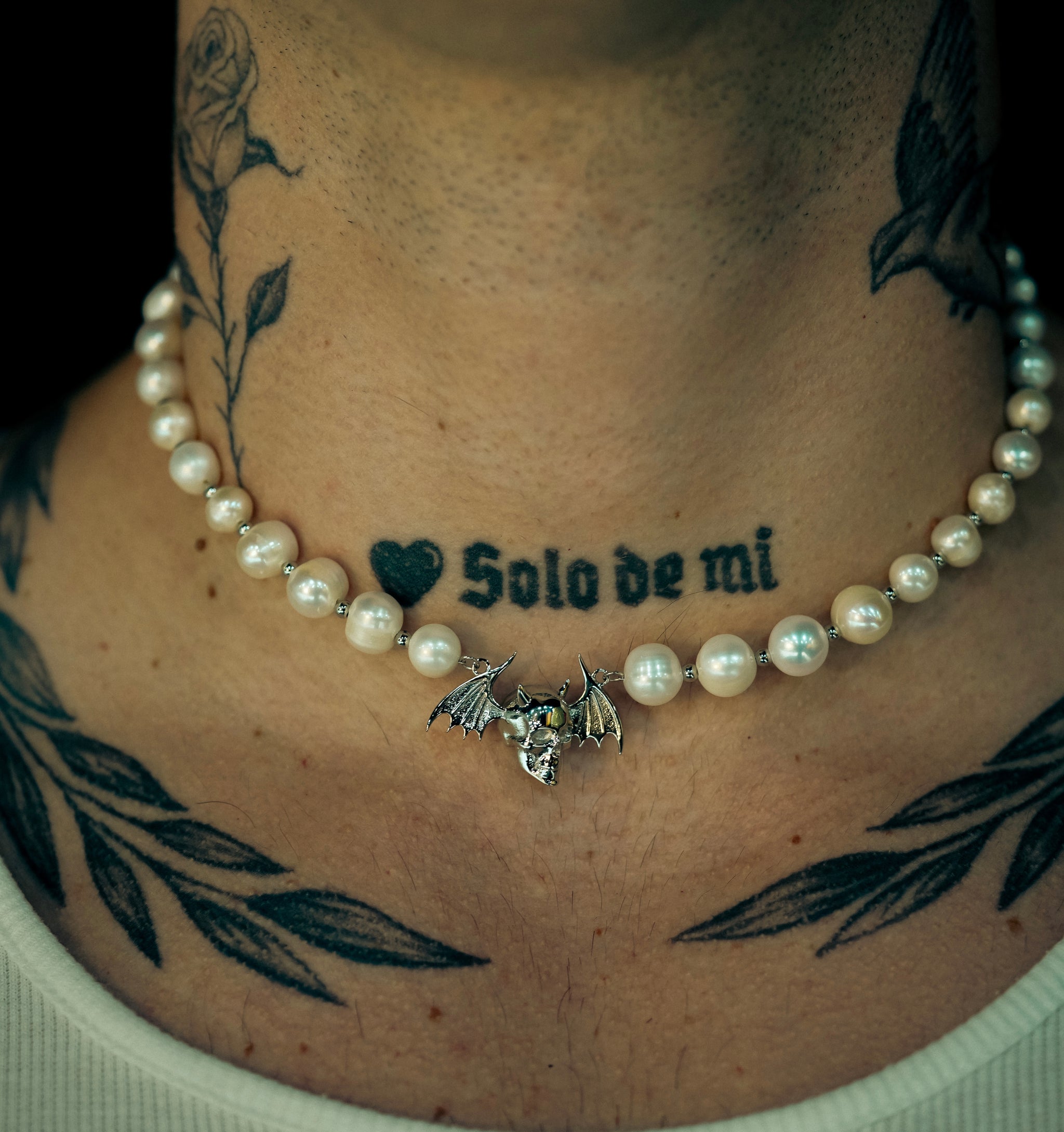 Winged Skull Pearl Necklace - Fashion Jewelry by Yordy.
