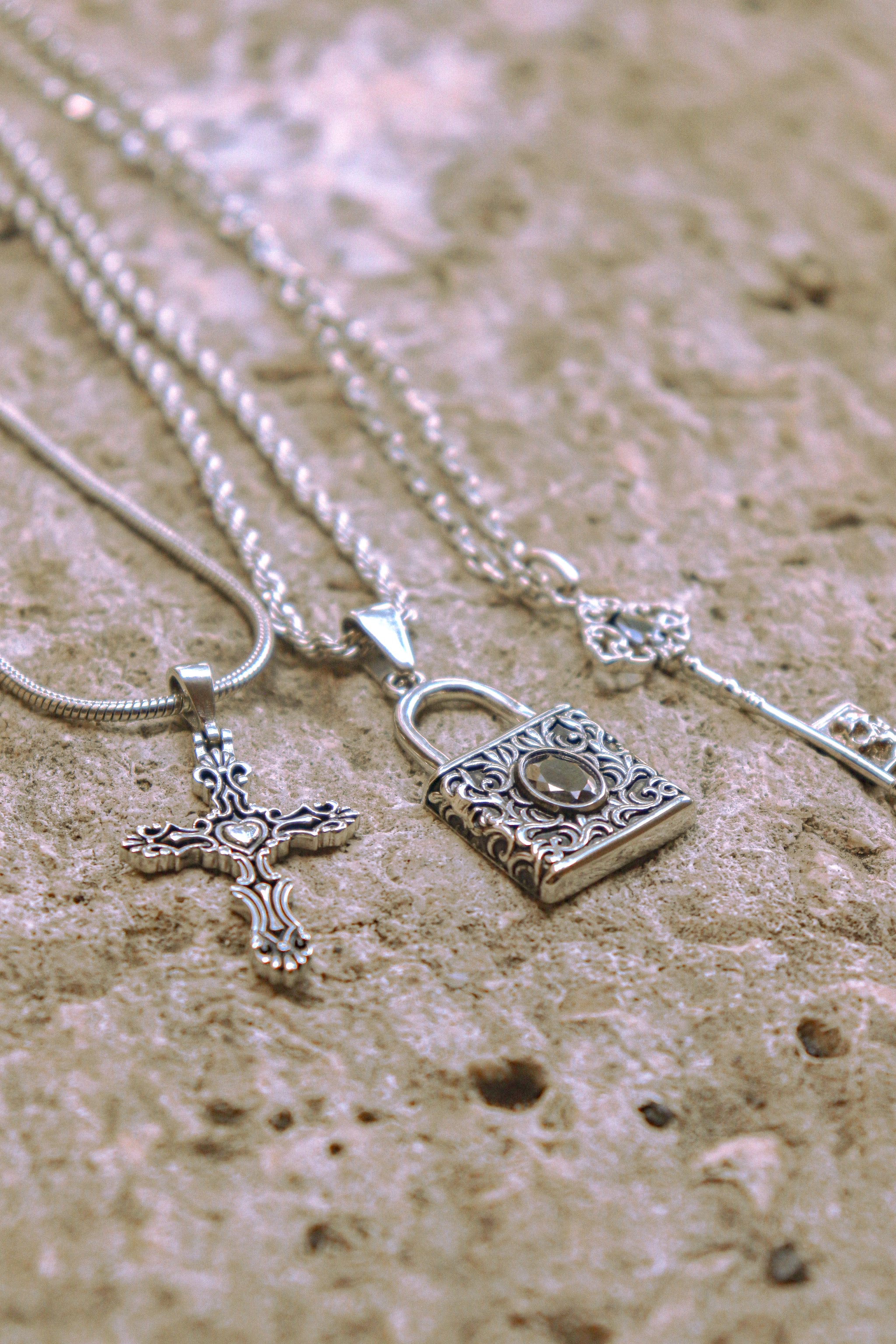 Amore Divino Lock Necklace - Fashion Jewelry by Yordy.
