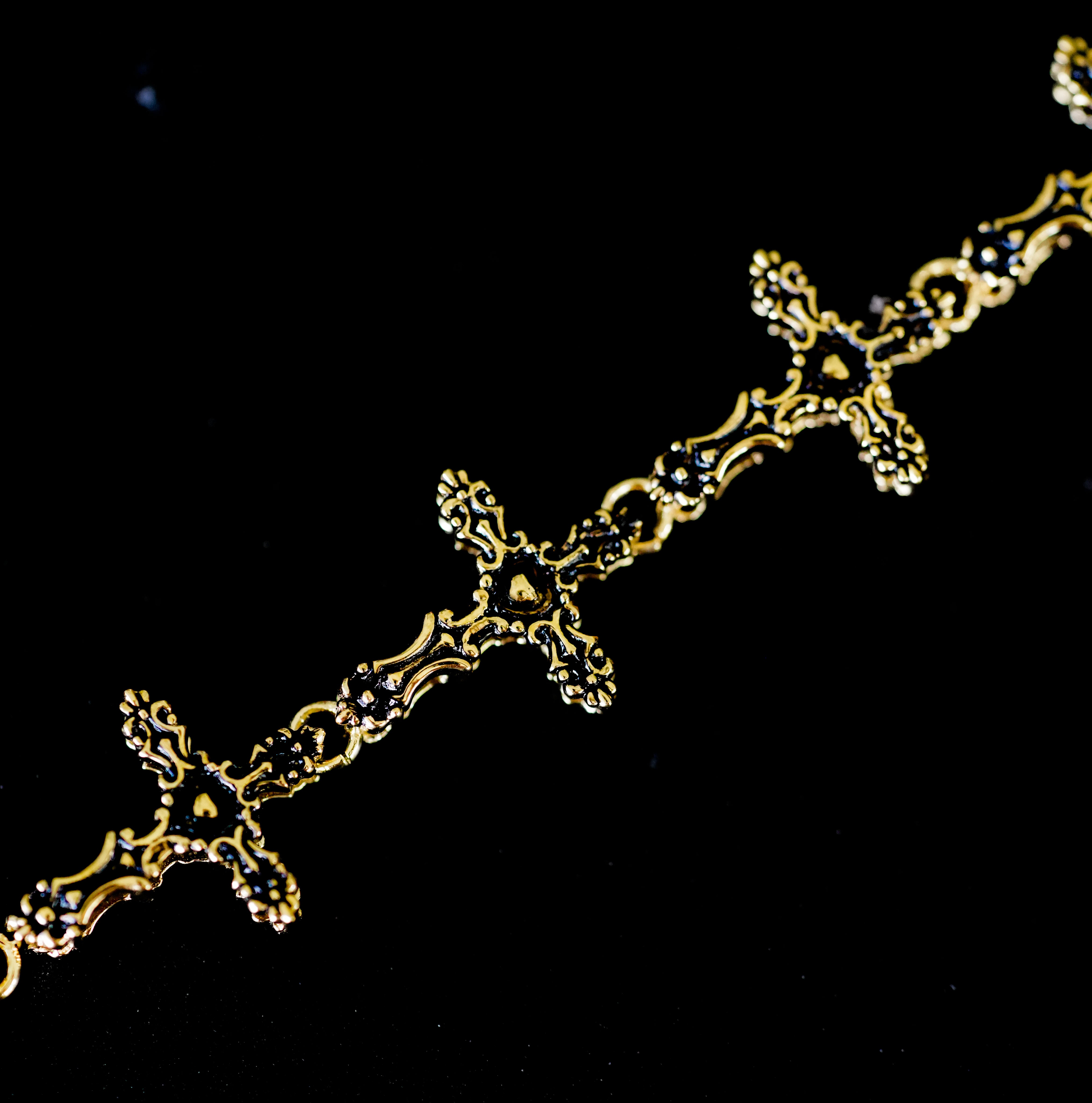 Gold Amor Eterno Bracelet – YORDY | Luxury Fashion Jewelry
