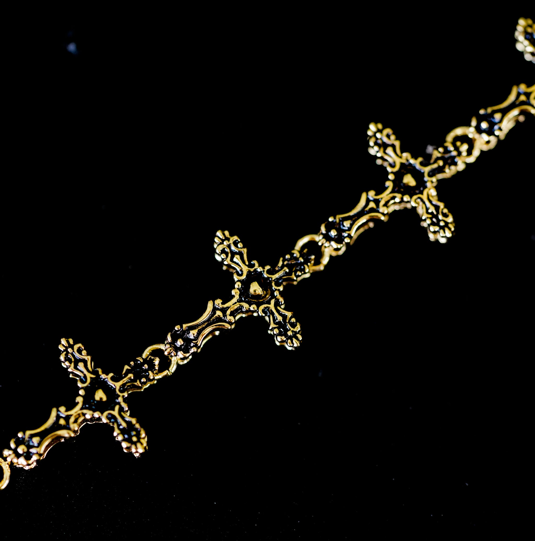 Gold Amor Eterno Bracelet - Fashion Jewelry by Yordy.