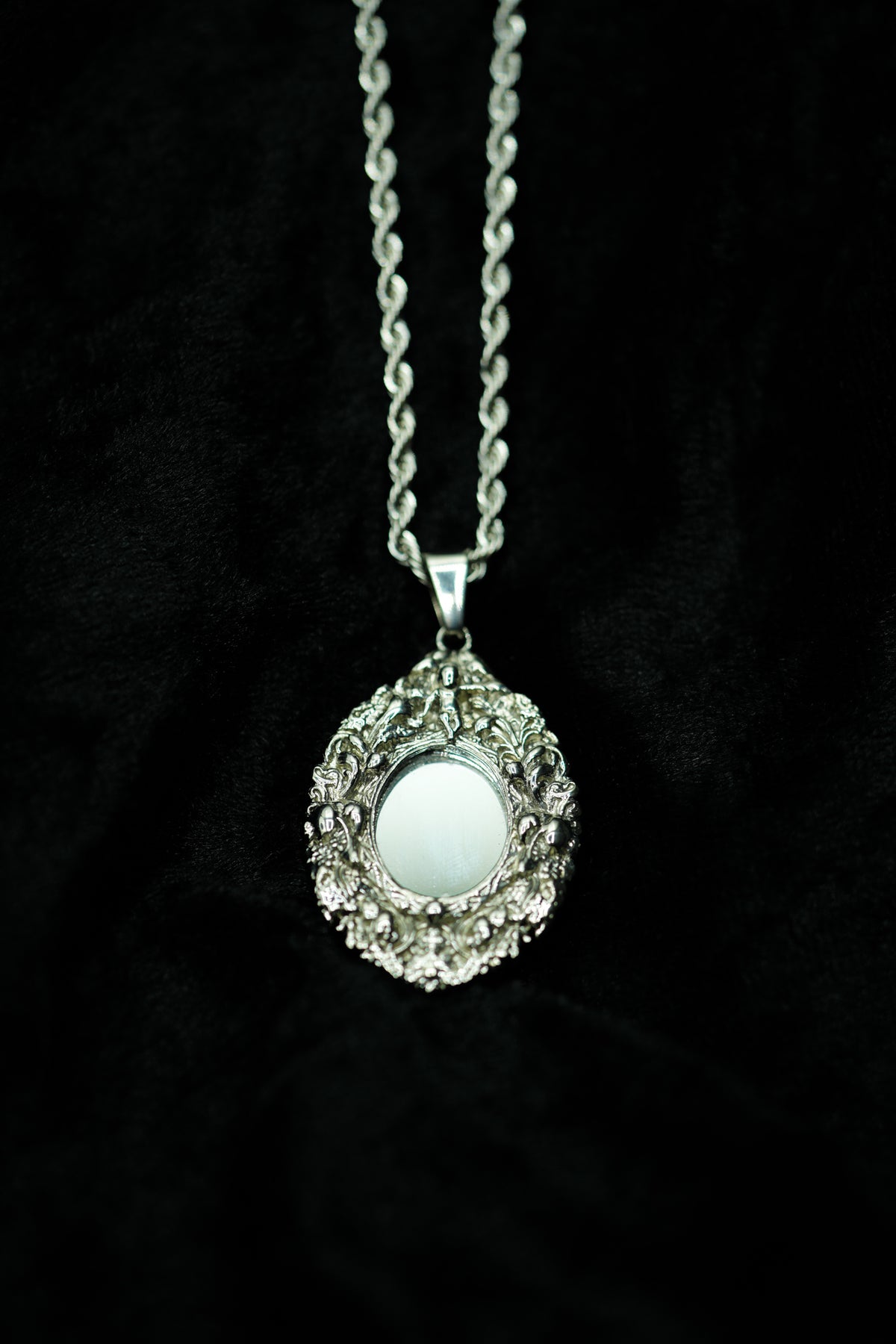 Reflection Oscura Necklace