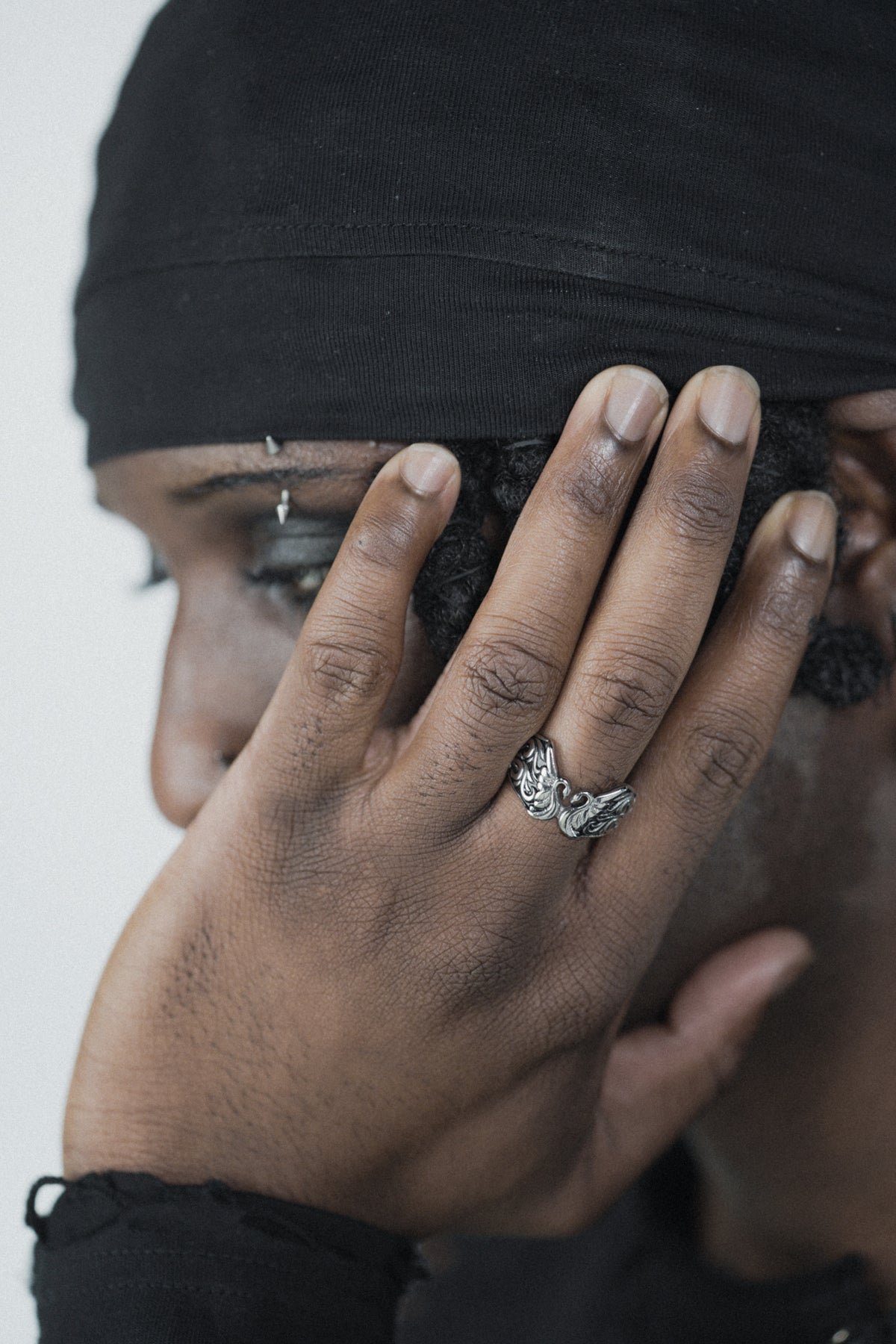 Eternal Swan Ring - Fashion Jewelry by Yordy.