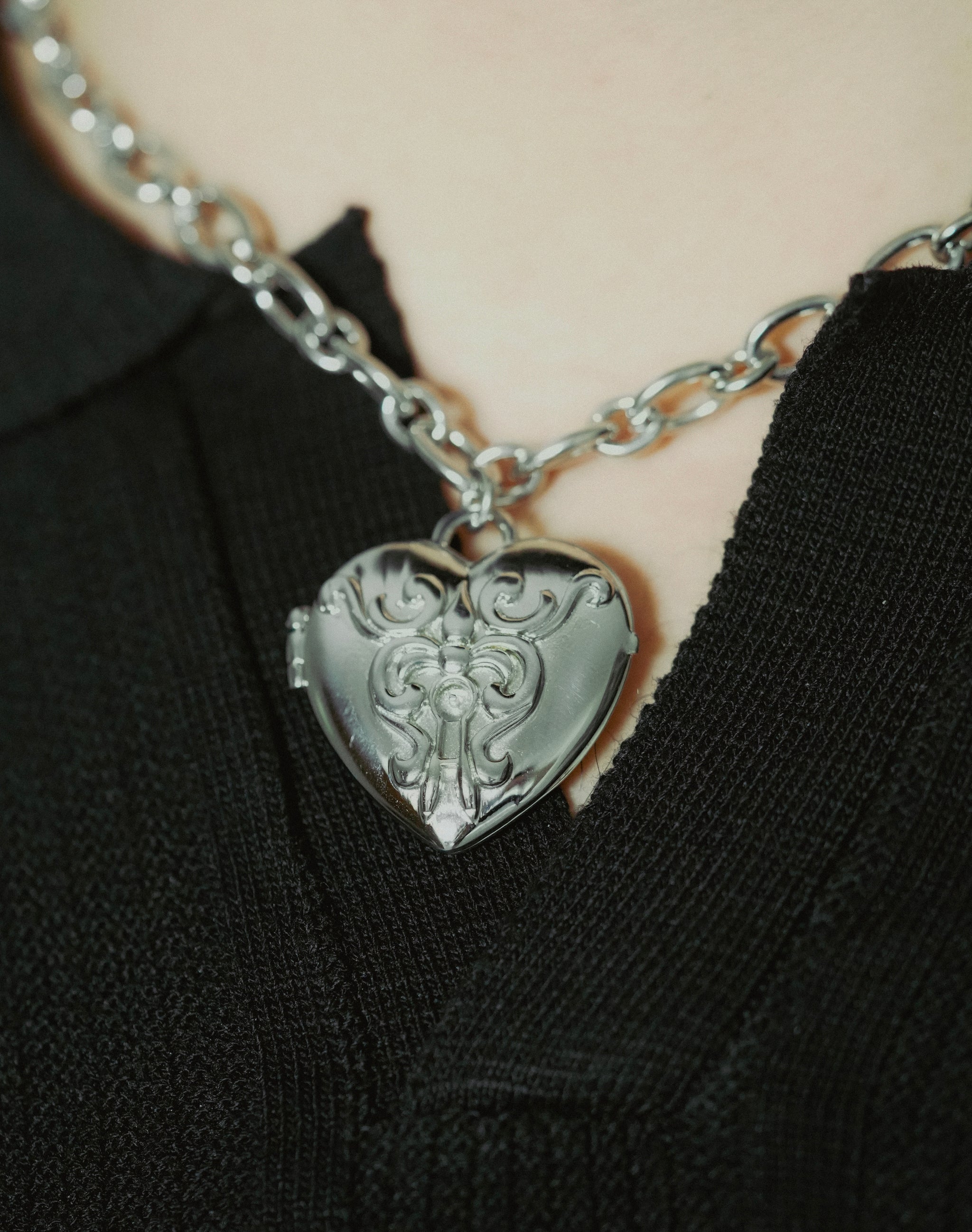 Amber Lockett Necklace - Fashion Jewelry by Yordy.