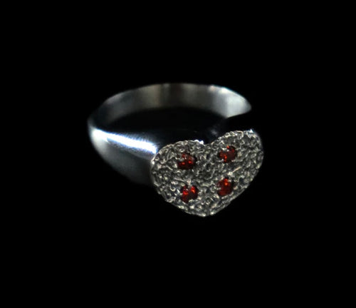 Silver Textured Heart Ring - Fashion Jewelry by Yordy.