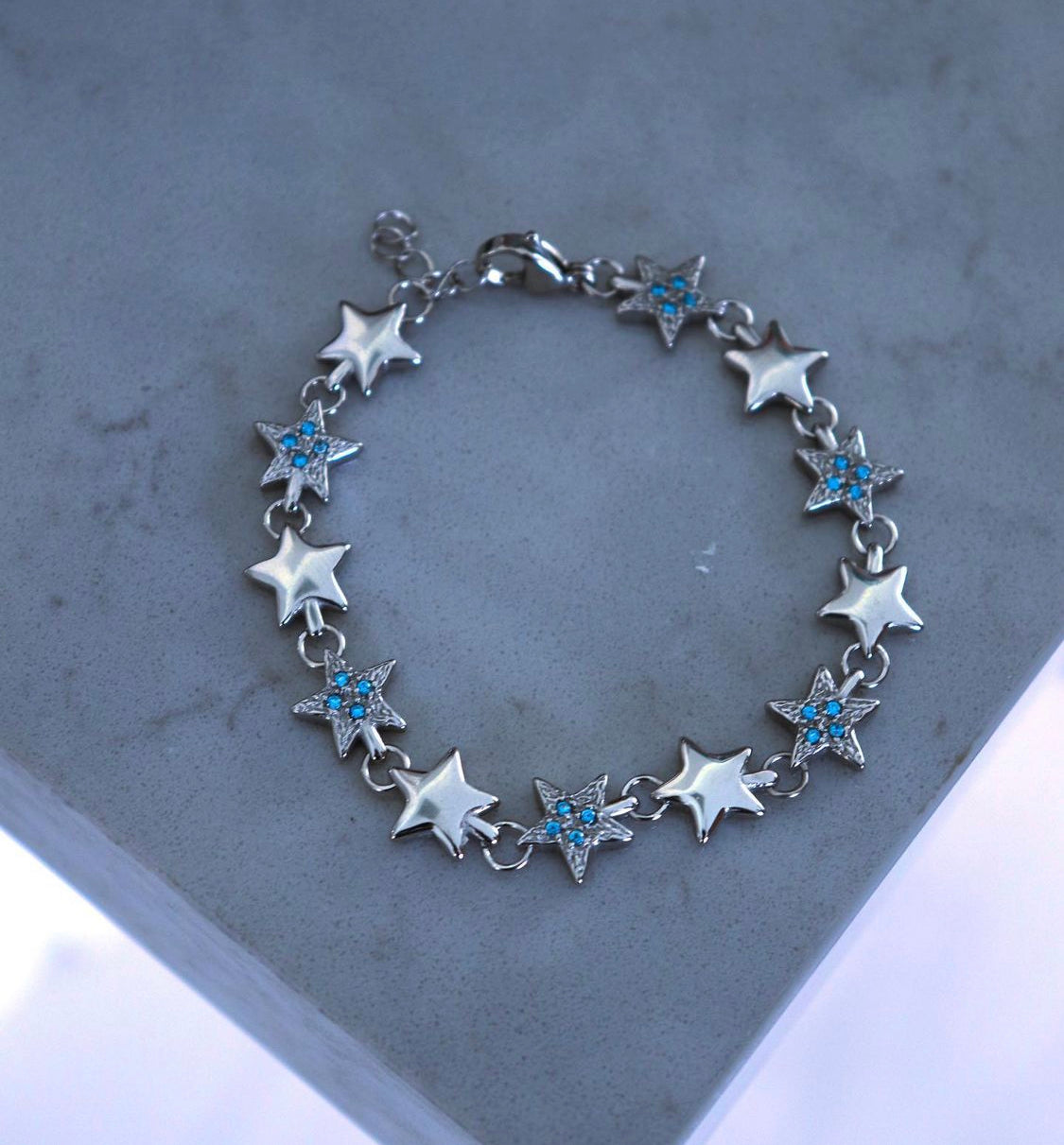 ♡STAR JEWELRY♡BRACELET Star Bracelet, Star Jewelry, Charm Bracelet, Dainty Bracelet