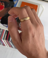 Load image into Gallery viewer, Golden Waves Ring - Fashion Jewelry by Yordy.
