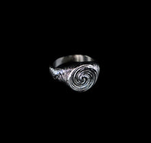 Load image into Gallery viewer, Spiraled Love Ring - Fashion Jewelry by Yordy.