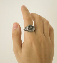 Load image into Gallery viewer, Spiraled Love Ring - Fashion Jewelry by Yordy.