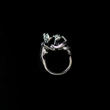 Load image into Gallery viewer, Silver Forbidden Kiss Ring - Fashion Jewelry by Yordy.