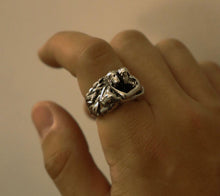 Load image into Gallery viewer, Silver Lovers Hug Ring - Fashion Jewelry by Yordy.