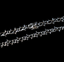 Load image into Gallery viewer, Silver Barbwire Chain - Fashion Jewelry by Yordy.
